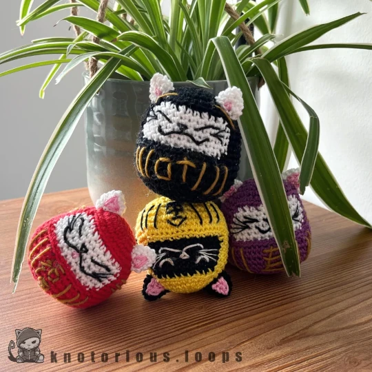 Are you into Japanese culture and cats? Click here to get this free pattern to crochet some cool lil' cat daruma amigurumi of your own! Are you into Japanese culture and cats? Click here to get this free pattern to crochet some cool lil' cat daruma amigurumi of your own!